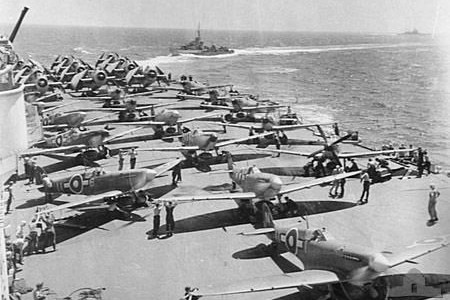 Aircraft-HMS-Implacable Aircraft on the deck of HMS Implacable R86